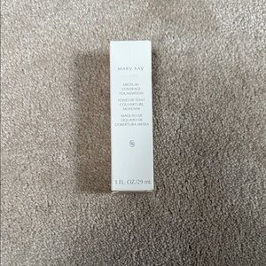 Mary Kay Medium-Coverage Foundation in Cream Packaging